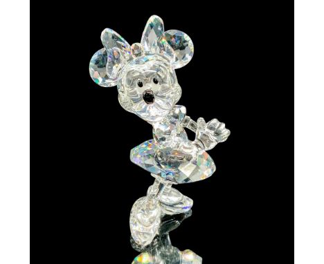 Minnie is part of the Disney Showcase Collection, the first series of Disney pieces produced by Swarovski. All the pieces in 