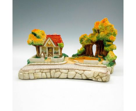 Handcrafted, colorful scene of school in a wooded area. Goebel sticker. 974-D. Artist: OlszewskiIssued: c. 1990Dimensions: 7.