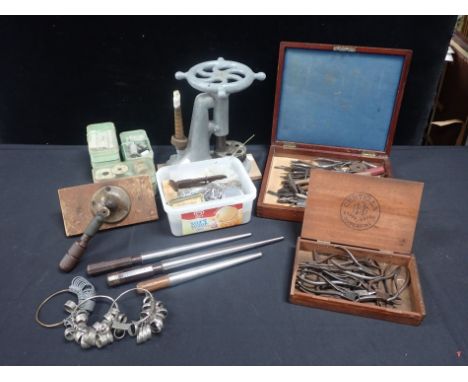 A QUANTITY OF WATCH AND JEWELLERY TOOLS and parts