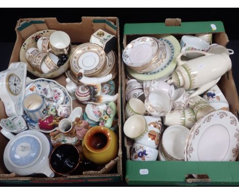 A COLLECTION OF TEA WARES, INCLUDING ROYAL WORCESTER 'EVESHAM' and other ceramics