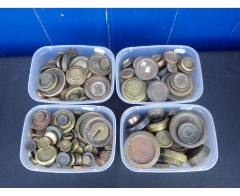 A QUANTITY OF VARIOUS BRASS WEIGHTS for scales, Victorian and later