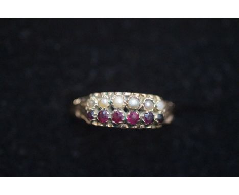 9ct Gold ring set with garnets Size R
