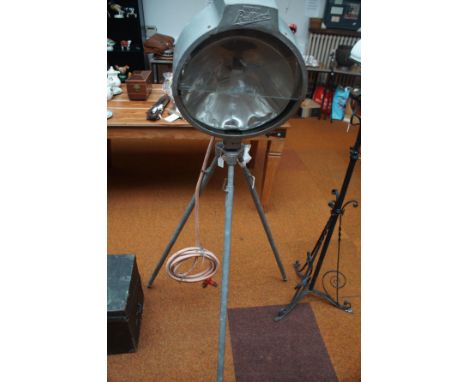 Industrial lamp on tripod feet (British Bullfinch) 