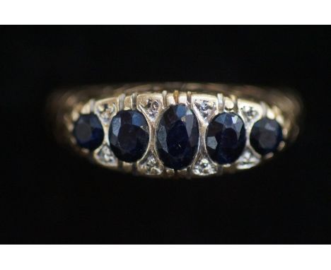 9ct Gold ring set with chip diamonds &amp; garnets Size M