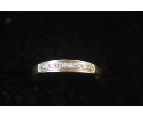 9ct Gold diamond ring 