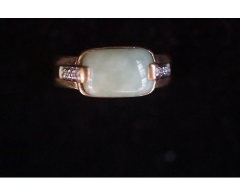 9ct Gold ring set with large green stone &amp; diamonds 
