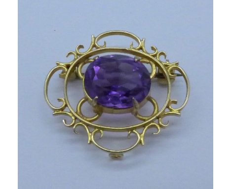 A 9ct gold and amethyst brooch, 4.4g