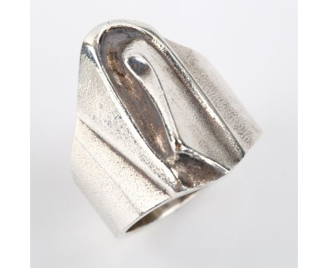 LAPPONIA - a Vintage Finnish sterling silver fold ring, dated 1980, setting height 20.2mm, size L, 8.2gNo damage or repairs, 