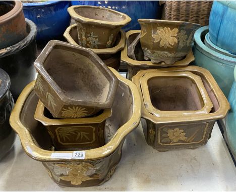 QTY OF BROWN CERAMIC POTS