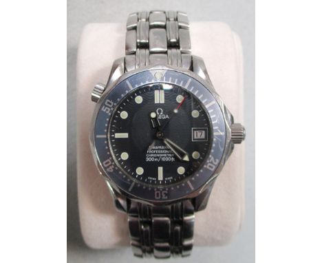 An Omega Seamaster Professional Chronometer mid size automatic wristwatch, purchased new in 2003, watch no. 80565224, ref. 25