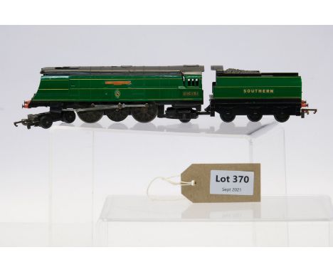 Manufacturer  - Tri-ang | Description - Winston Churchill Locomotive and Tender - Southern - 21C151 | Stock Code - R356  | No