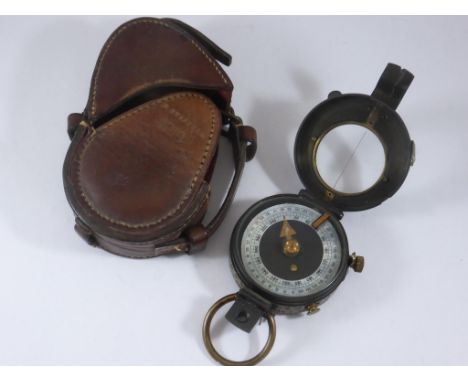 WATTS &amp; SON LONDON, MARCHING COMPASS, VERNERS PATTERN VIII DATED 1918 IN LEATHER CASE