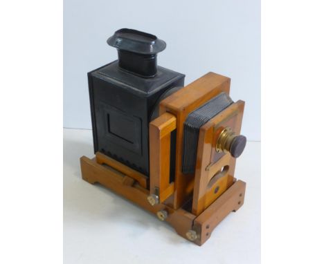 VICTORIAN MAHOGANY MAGIC LANTERN ENLARGER MARKED BUTCHER
