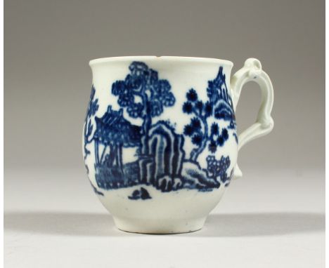 AN 18TH CENTURY WORCESTER BLUE AND WHITE COFFEE CAN, Man in a Pavilion Pattern, C. 1757-1765. Provenance: Dennis Collection, 