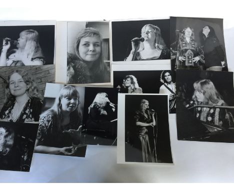 SANDY DENNY - 15 original b/w vintage prints of Sandy Denny, all with photographers stamps on verso. Photographers to include