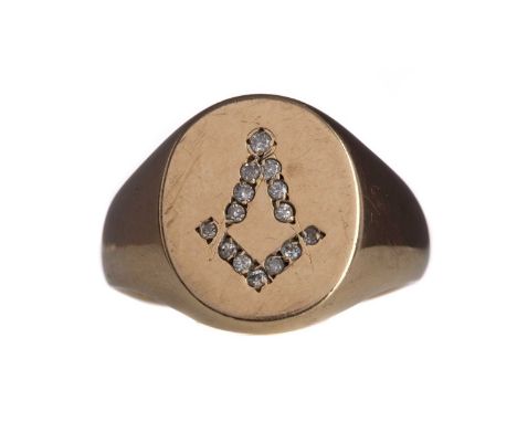 DIAMOND SET MASONIC SIGNET RING,with round brilliant cut diamonds forming the square and compass, unmarked, size P 1/2, 10.4g