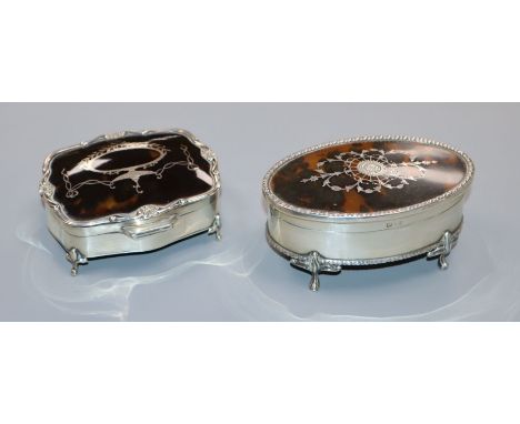 Two George V silver and tortoiseshell mounted trinket boxes, Birmingham, 1910 &amp; 1919, largest 11.5cm.