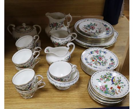 An Aynsley Pembroke pattern tea service, comprising cake plate, milk jug, oval sucrier and cover, slops bowl, six side plates