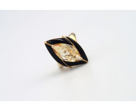 A 14ct Yellow Gold dress ring with citrine to shoulder Size R - approx weight 3.7grams. 