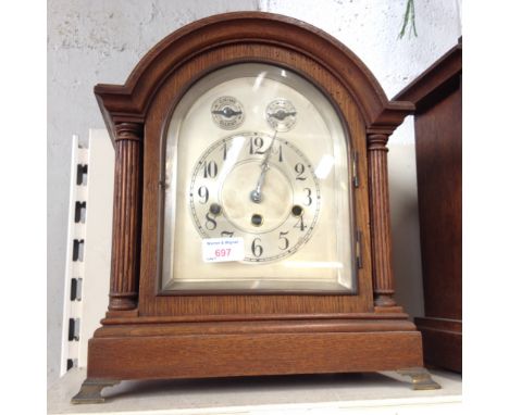 OAK DOMED WESTMINSTER CHIME MANTEL CLOCK 37CM