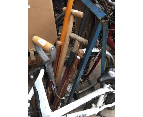 VARIOUS GARDEN TOOLS  