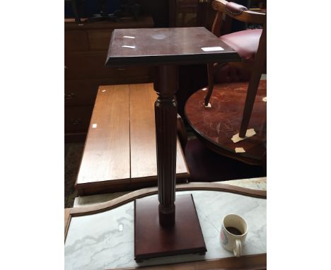 PILLAR STAND
