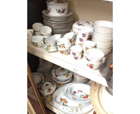 WORCESTER OVEN TO TABLE WARE APPROX. 90 PIECES