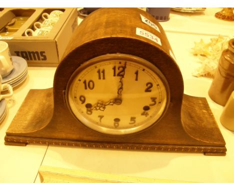 Chiming wood case mantle clock