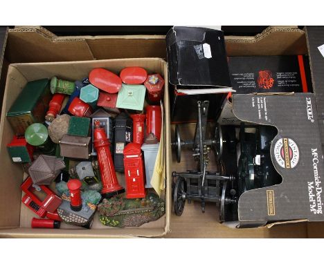 McCormick Deering boxed model "M" vintage gasoline engine together with Denix replica metal gun carriages and a collection of