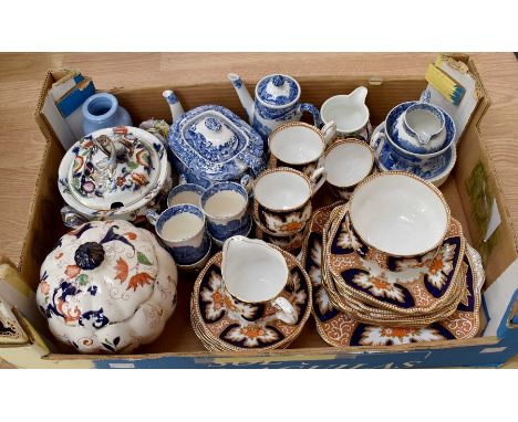 A Royal Albert Royalty part tea set, comprising five cups, six saucers, six side plates, six larger plates, cake plate, milk 