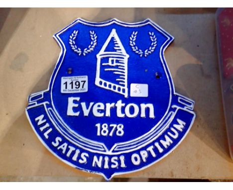 Cast iron Everton FC plaque, W: 25 cm. UK P&amp;P Group 1 (£16+VAT for the first lot and £2+VAT for subsequent lots) 