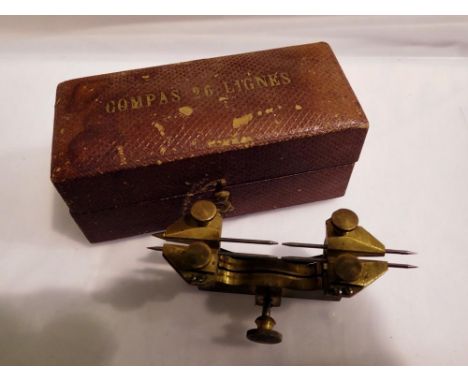 Boxed Compas 26 lignes miniature vice. P&amp;P Group 1 (£16+VAT for the first lot and £2+VAT for subsequent lots) 