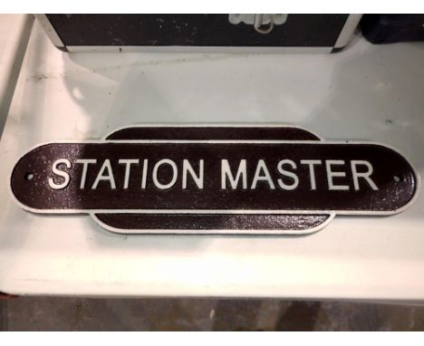 Cast iron Station Master sign, L: 30 cm. UK P&amp;P Group 1 (£16+VAT for the first lot and £2+VAT for subsequent lots) 