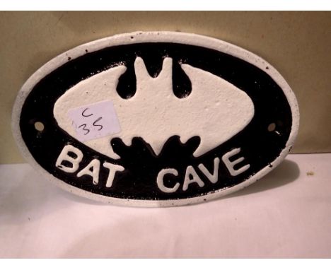 Cast iron Bat Cave sign, w:15 cm. UK P&amp;P Group 2 (£20+VAT for the first lot and £4+VAT for subsequent lots) 