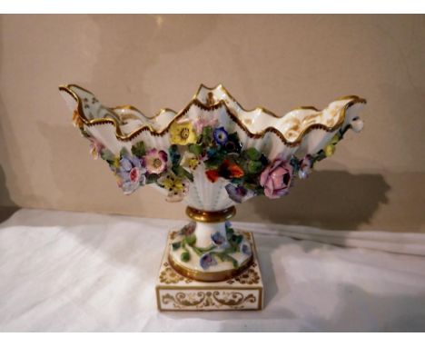 Fine porcelain gilt bowl with floral encrusted decoration, H: 10 cm. UK P&amp;P Group 2 (£20+VAT for the first lot and £4+VAT