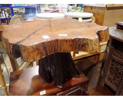 Oak tree trunk slab coffee table, D: 75 cm. Not available for in-house P&amp;P 