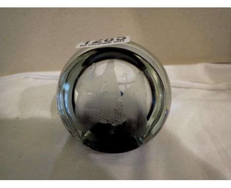 Caithness limited edition paperweight, Three Wise Men, 417/2000. UK P&P Group 1 (£16+VAT for the first lot and £2+VAT for sub