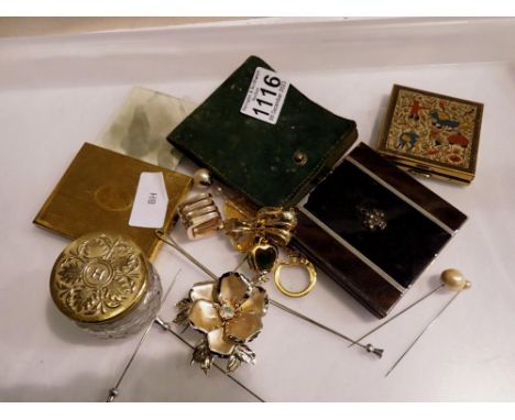 Mixed collectables including compacts. UK P&amp;P Group 1 (£16+VAT for the first lot and £2+VAT for subsequent lots) 