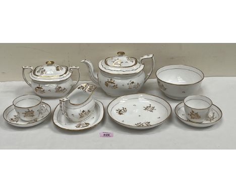 An early 19th century New Hall pattern 1141 part service of ten pieces