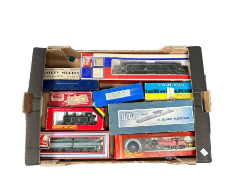 HO-OO gauge collection, generally excellent in good or better boxes, with Hornby LMS maroon 2300 2-6-4T No. R055 and BR black