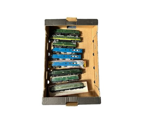 OO gauge unboxed diesel locomotives, generally excellent to good plus, with Mainline BR green D49 The Manchester Regiment, Jo