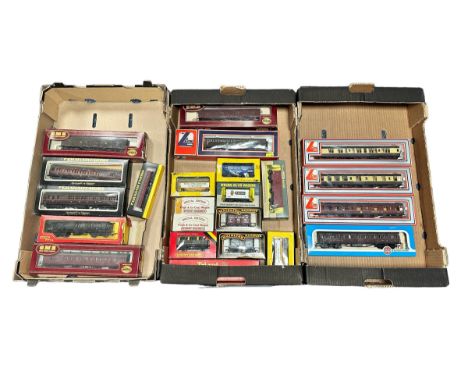 OO gauge unboxed coaches and wagons (7), range of Graham Farish, Hornby, Triang, Lima, etc., generally excellent to good plus