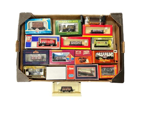 HO-OO gauge wagon collection, Qty 38, generally excellent in excellent to good boxes, with range of Marklin, Wrenn, Hornby in