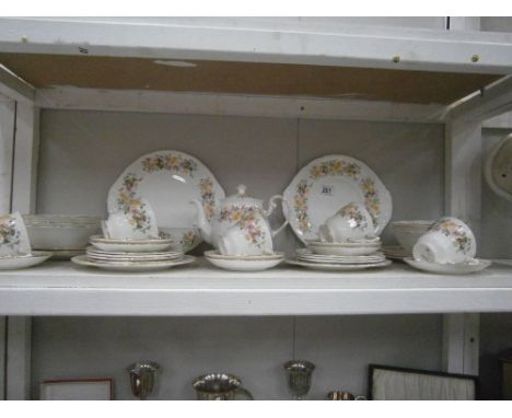 A Colclough Hedgerow tea and dessert set (approx 40 items including teapot)