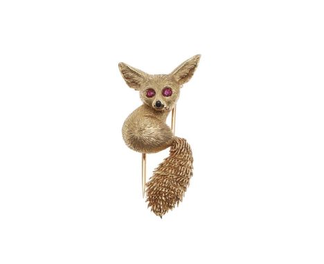 realistically formed, with ruby eyes, signed Cartier Paris and numbered 077583 to the brooch fitting, with French marks, 4.5c