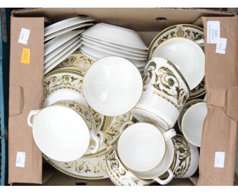 A Royal Worcester Windsor pattern tea and dinner set (one box) 