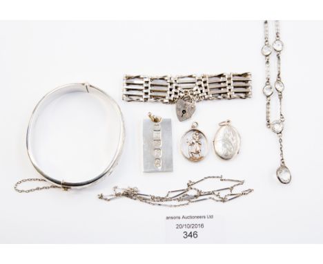 A silver ingot, with a silver gate link bracelet, a silver bangle and other white metal and costume jewellery, the silver ite