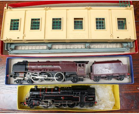 A Hornby Dublo three rail 244 tank (80059 with a Hornby Dublo City of London 46245) and a Hornby Dublo two road engine shed i