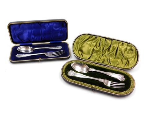 A Victorian silver Shell pattern fork and spoon, monogram engraved, cased, John Round &amp; Son Ltd, Sheffield 1901, together