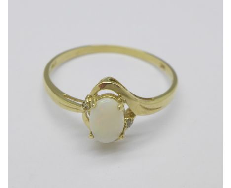 A 9ct gold and opal ring, 1g, O